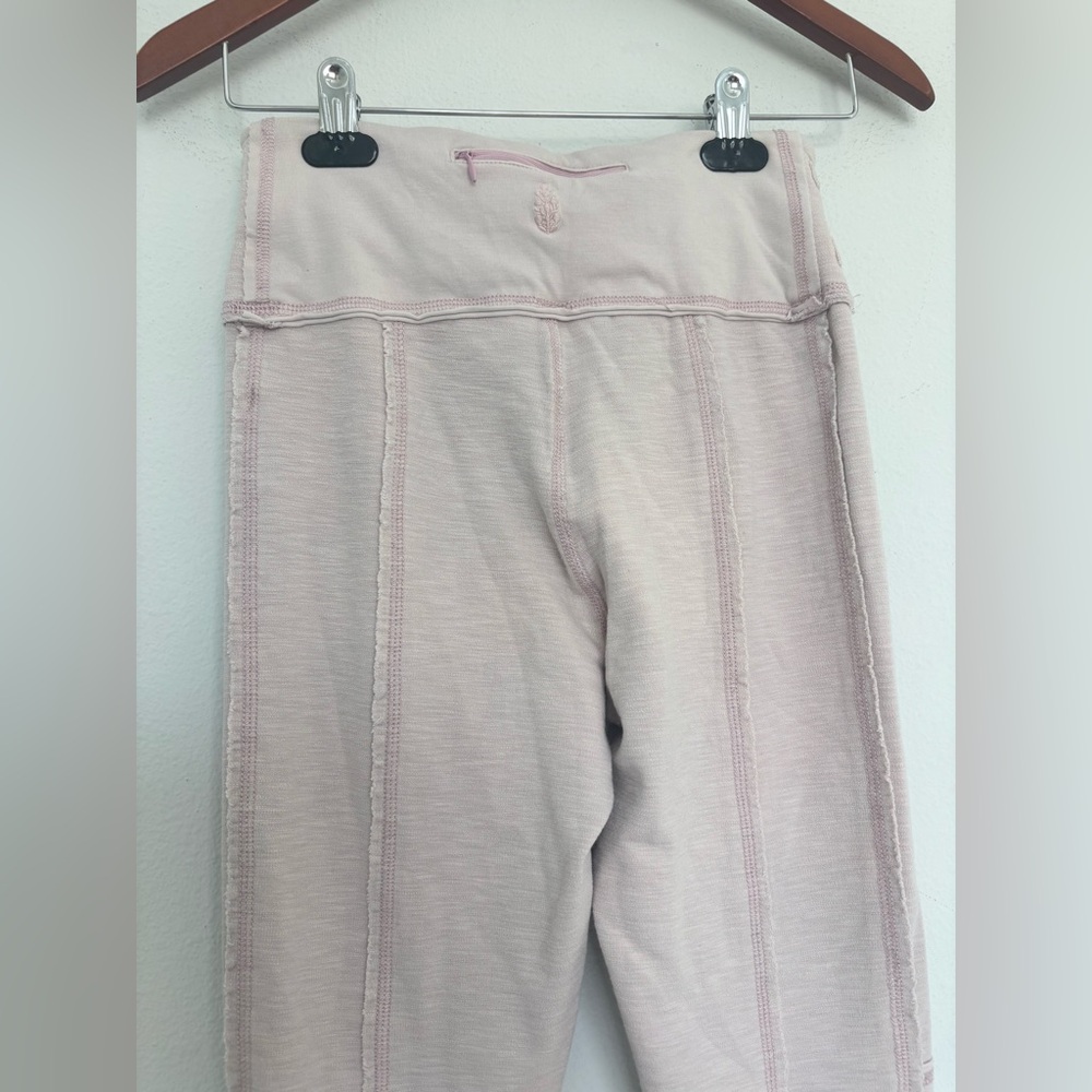 FREE PEOPLE MOVEMENT MUTED PINK BOHEMIAN STYLE LEGGING PANTS SZ SMALL - Picture 7 of 10